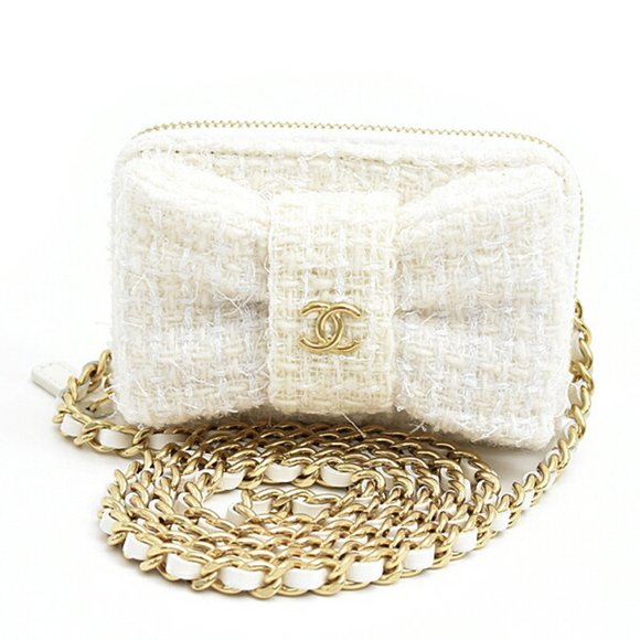 CHANEL White Shoulder Bag - Picture 1 of 10